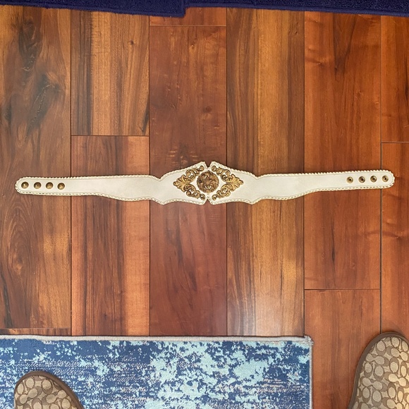 Vintage-Inspired Cream Belt (with Gold Embellishments). XS main image 4